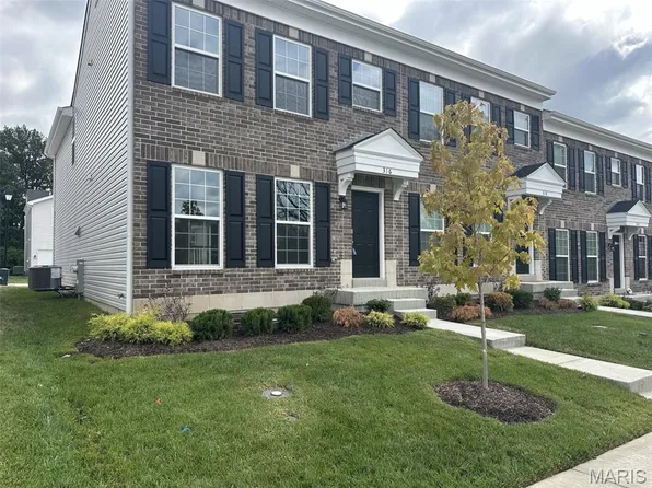 316 Fall Harvest Pkwy, Wentzville, MO 63385
