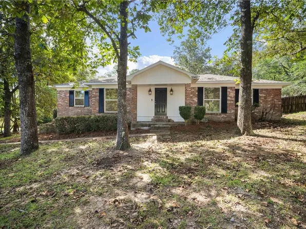 2560 Wedgewood Dr, Semmes, AL 36575