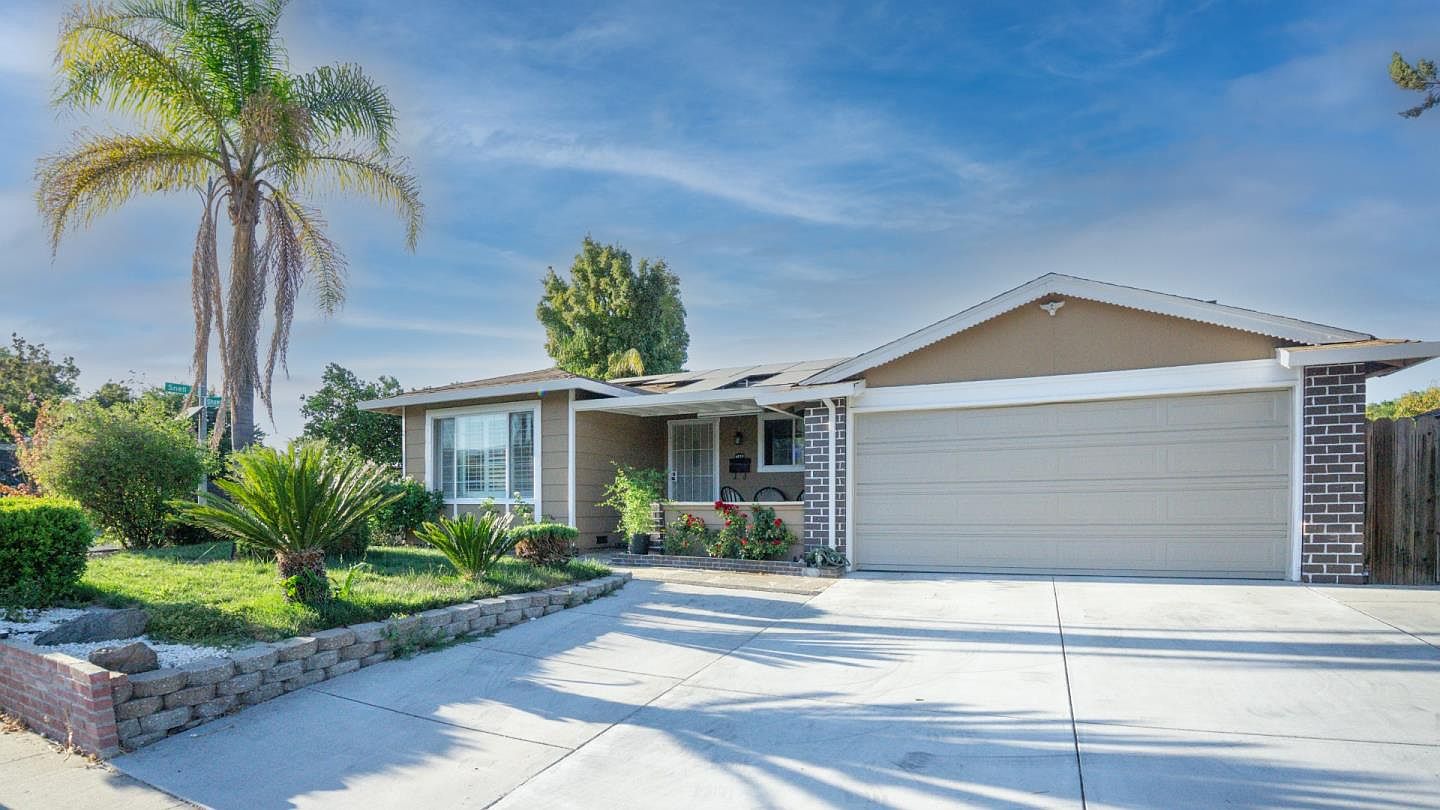 ◎ M a Y u . 6029 Glenwood Dr, Joshua, TX 76058 | Zillow