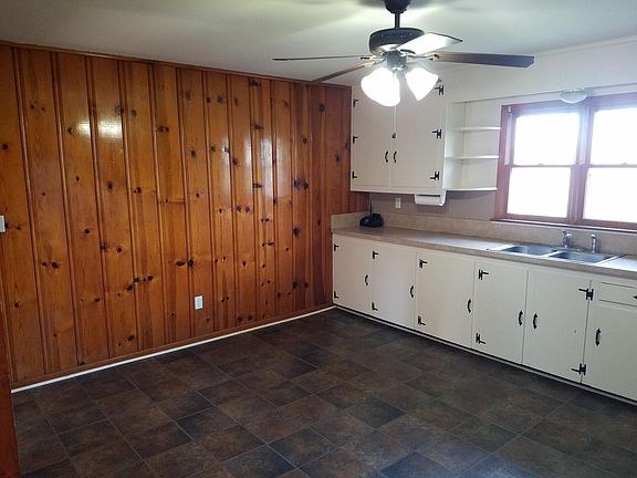 4th image of 109 Divins Ct