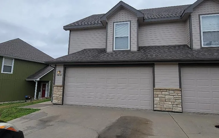 3618 SW Chelsea Dr — Photo 2