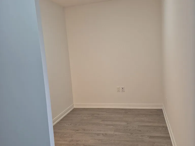 275 Village Green Sq #1820 — Photo 5