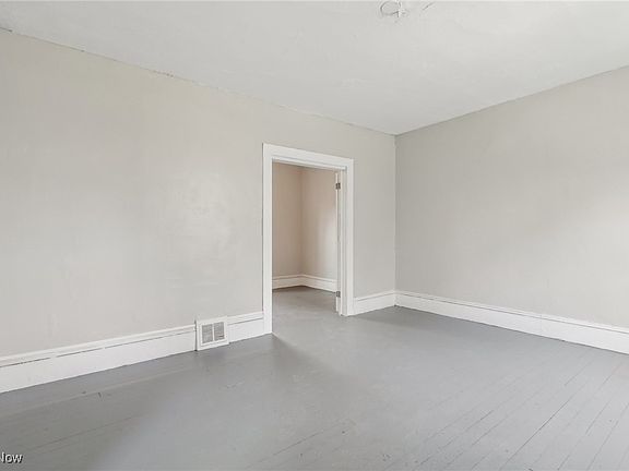 5th image of 8918 Folsom Ave