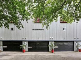 5233 Blossom St, Houston, TX 77007