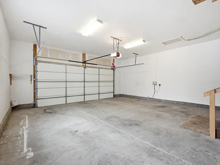 1588 N 325 W — Photo 19