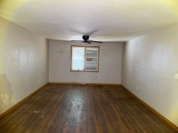 4th image of 2505 S Pierce Rd