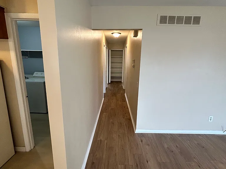 325 W Woodruff Ave — Photo 7