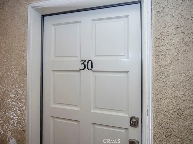 110 W Maple St #30 — Photo 38