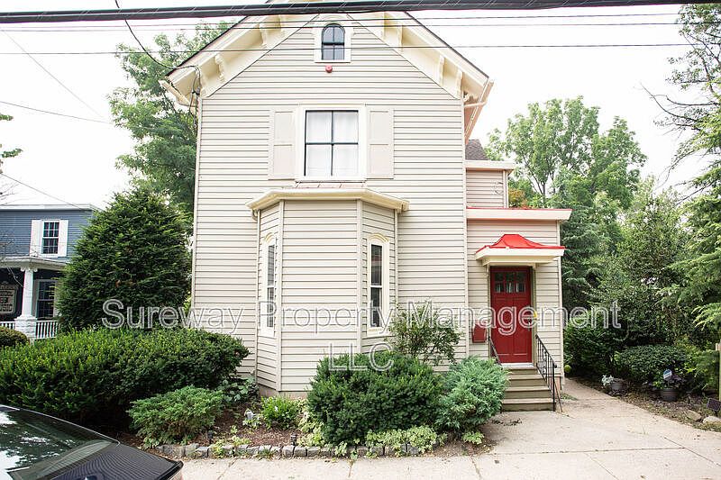 1st image of 16 Union St