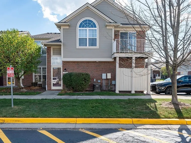15357 Yale Dr — Photo 1