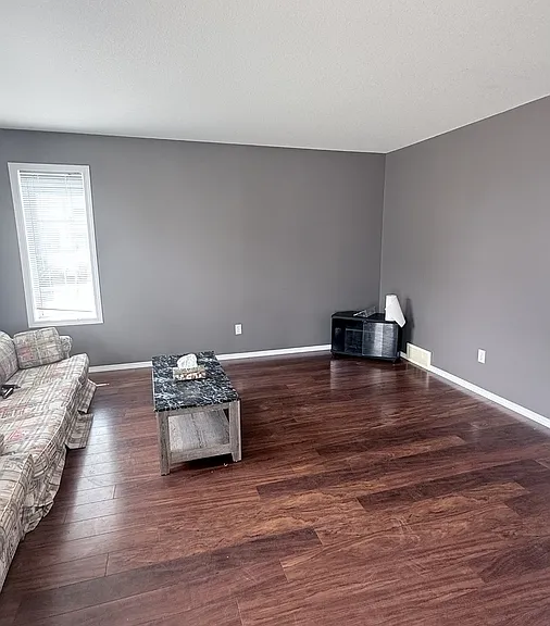 135 Pawlychenko Ln — Photo 2