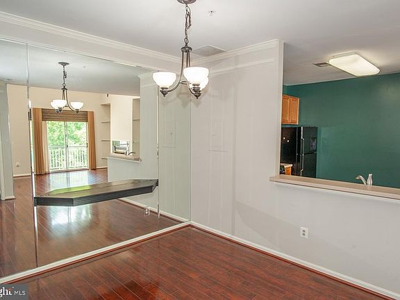 3rd image of 6551 Grange Ln Unit 402