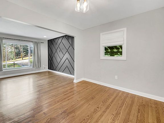 5th image of 2692 Rockcliff Rd SE