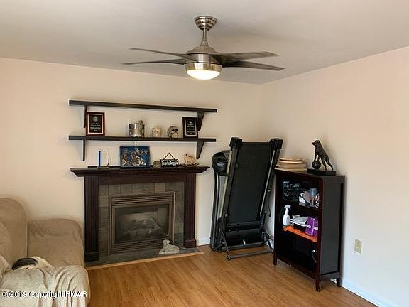 5th image of 25 Flagstone Ln