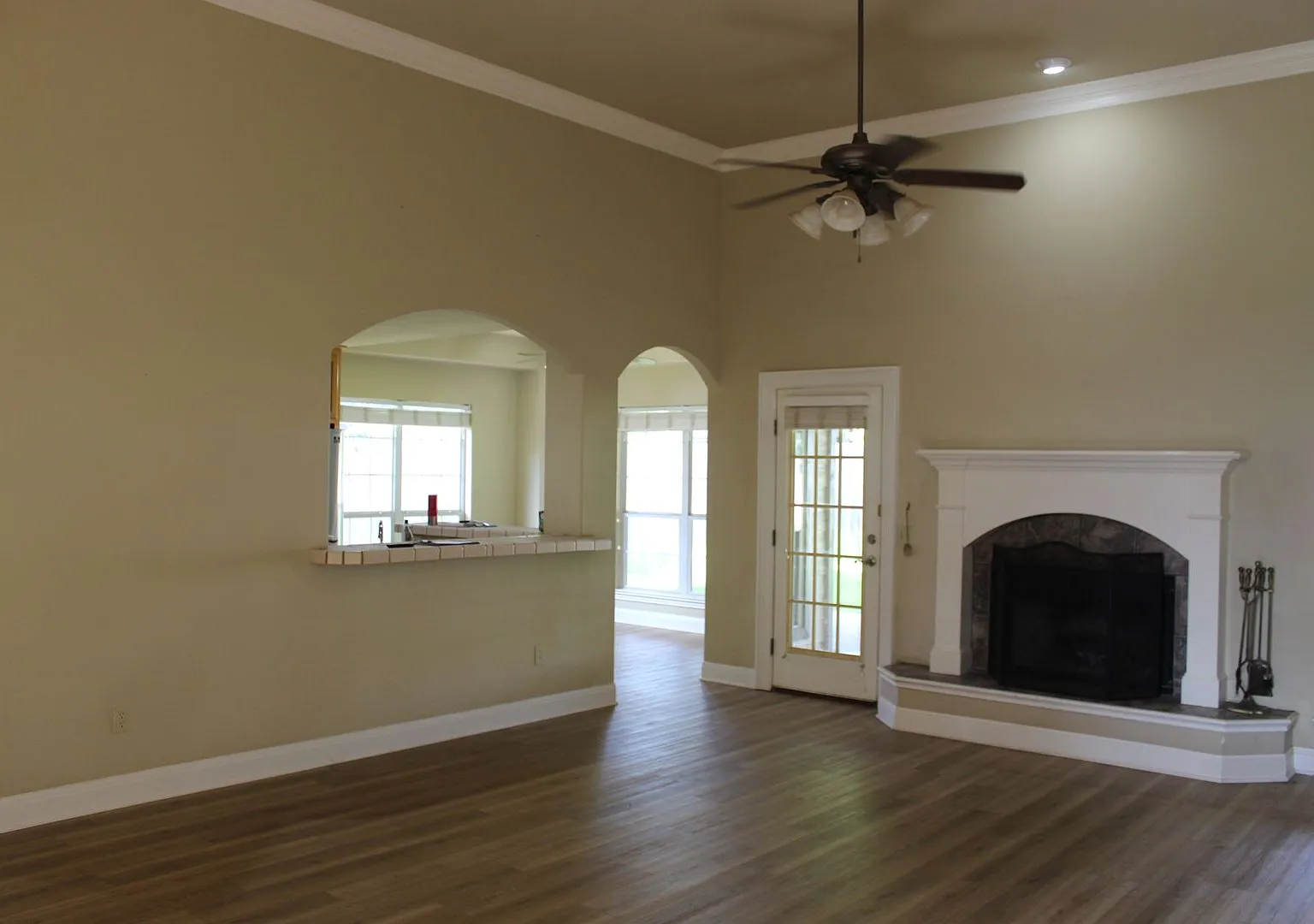 Ready for move in! — Photo 2