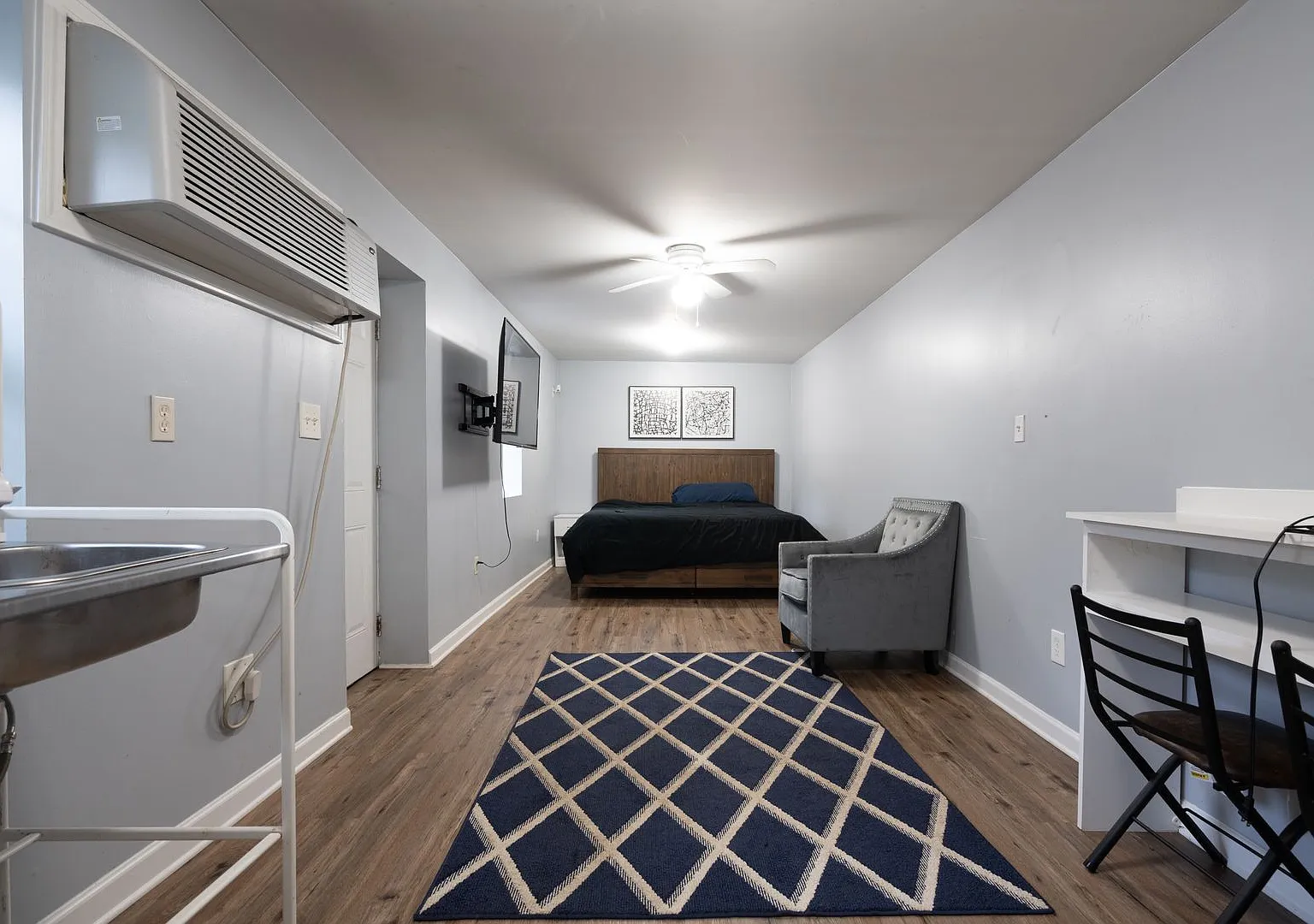 970 Hubbard St SW — Photo 1