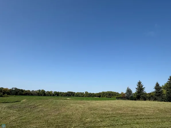 554 Tessa Dr, Moorhead, MN 56560