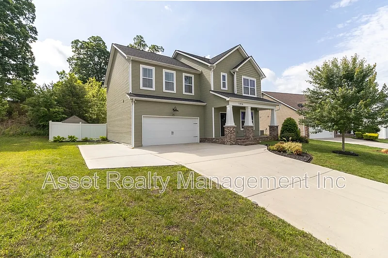 3 bed, 3.0 bath, 2409 sqft, $2,875 — Photo 3