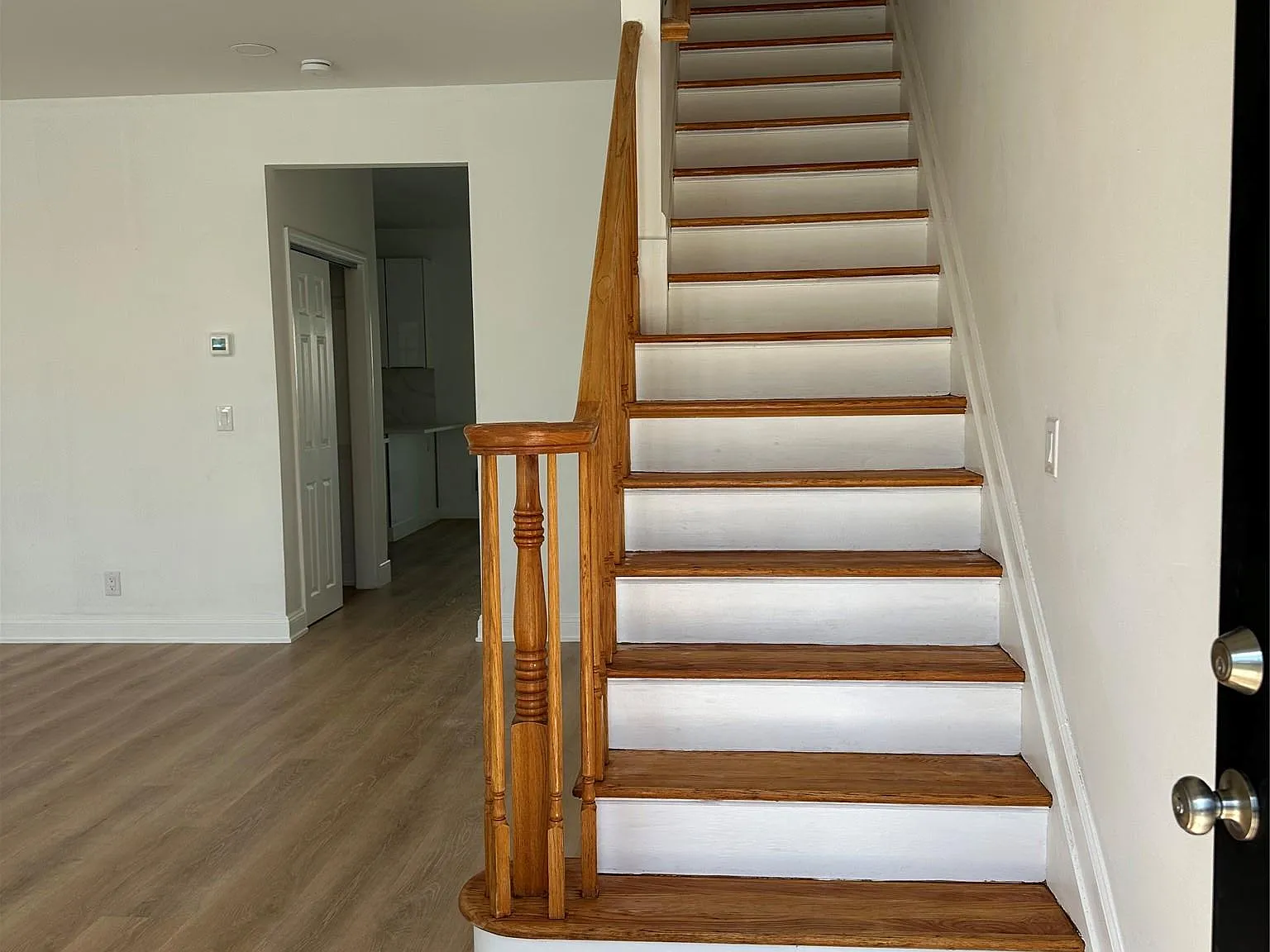 3 bed, 2.5 bath, 2000 sqft, $6,500 — Photo 2