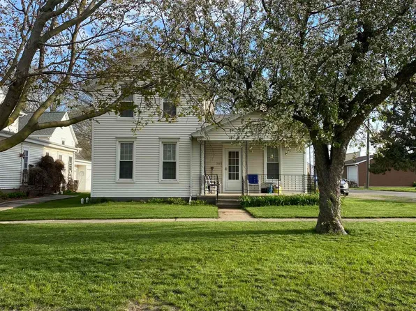 705 Clark St, Dysart, IA 52224
