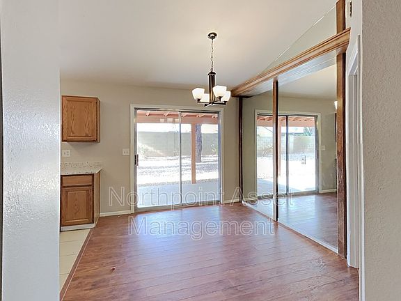 4th image of 4008 E Morrow Dr