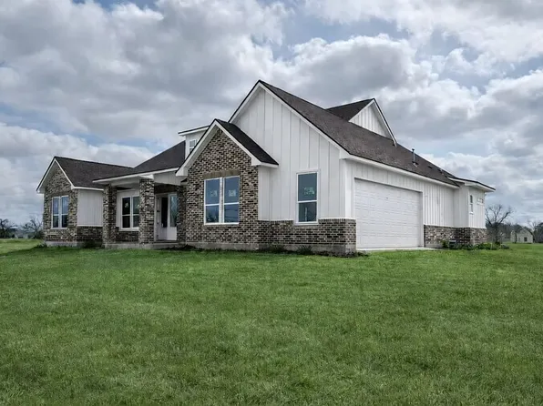 201 Shetland Ct, Angleton, TX 77515