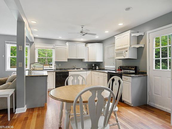 5th image of 19400 Ravine Dr #C