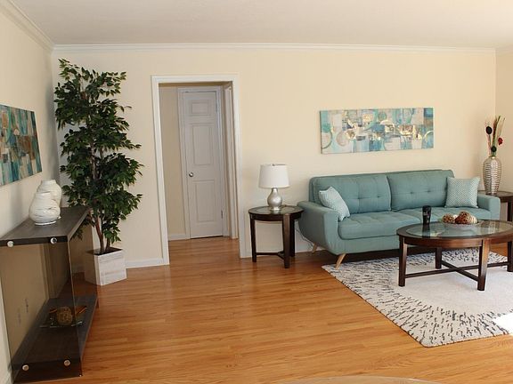 3rd image of 576 Borregas Ave