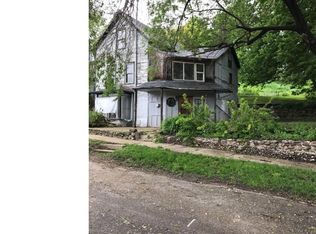 316 3rd St W, Carver, MN 55315