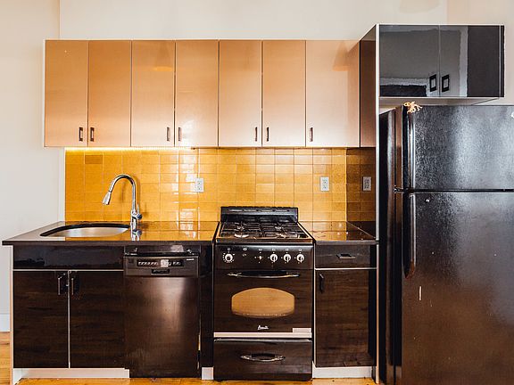 4th image of 435 Menahan St #2L