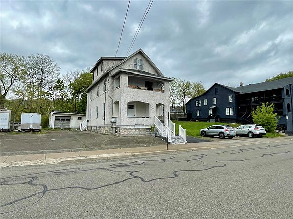 2nd image of 403 Oak Hill Ave