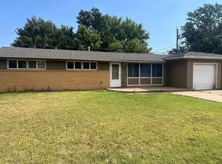 1112 Flint Ave, Salina, KS 67401