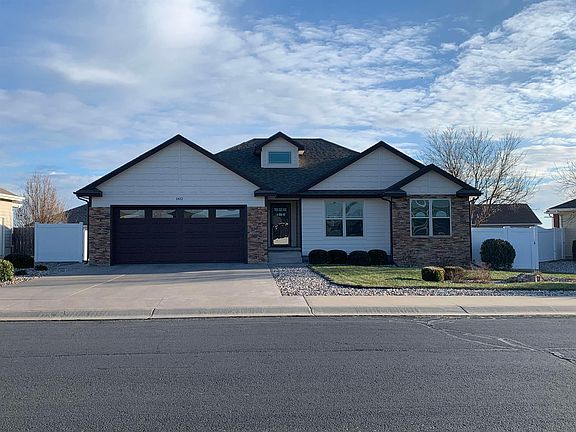 2nd image of 1412 Tallgrass Dr