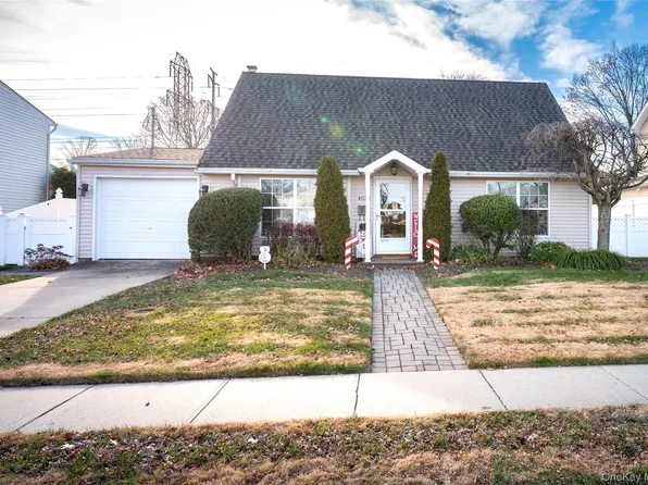 4030 Avoca Avenue, Bethpage, NY 11714