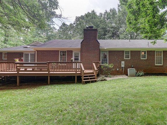 3rd image of 157 Woodhaven Ct