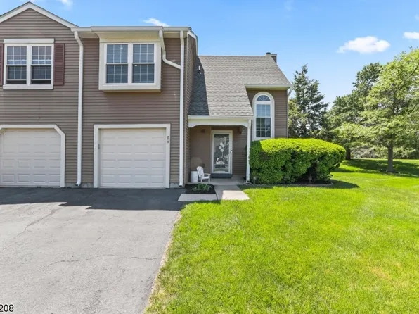210 Onizuka Ct, Franklin Twp., NJ 08873