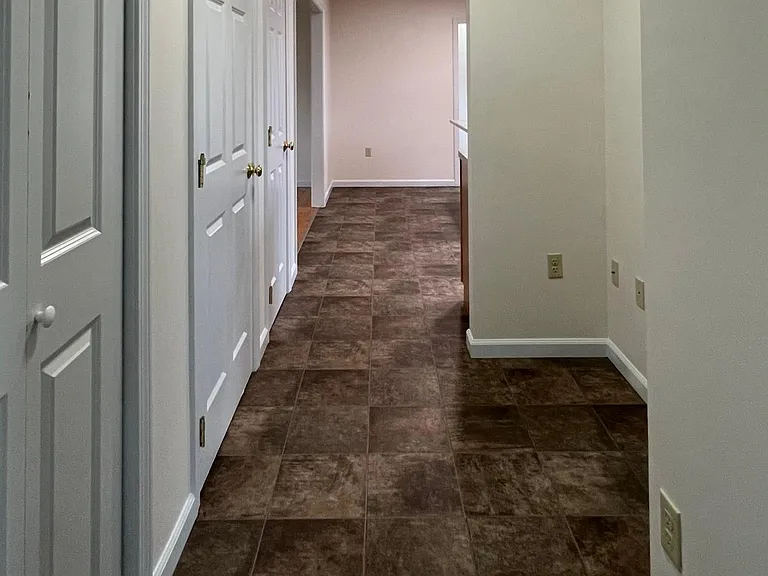 100 N Maple St — Photo 24