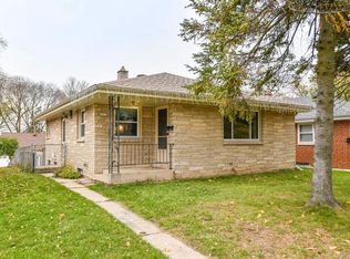 3035 S 94th St, West Allis, WI 53227