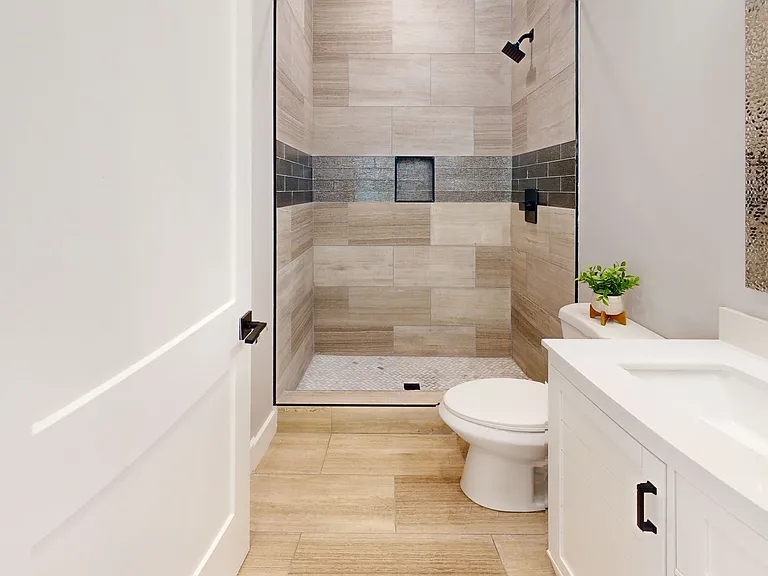 115 20th St SW #5 — Photo 16