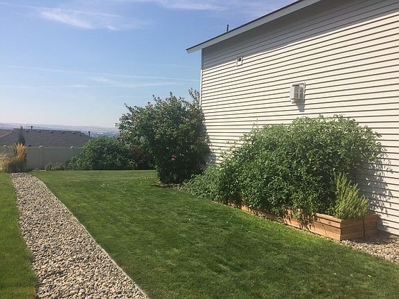 3rd image of 6220 Woodbine Dr