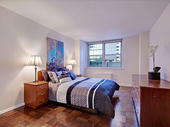 4th image of 200 E 58th St APT 8B
