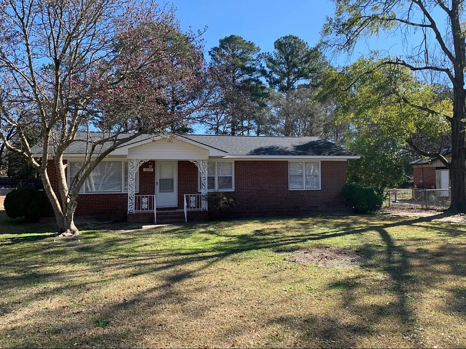 1205 Bostian Dr