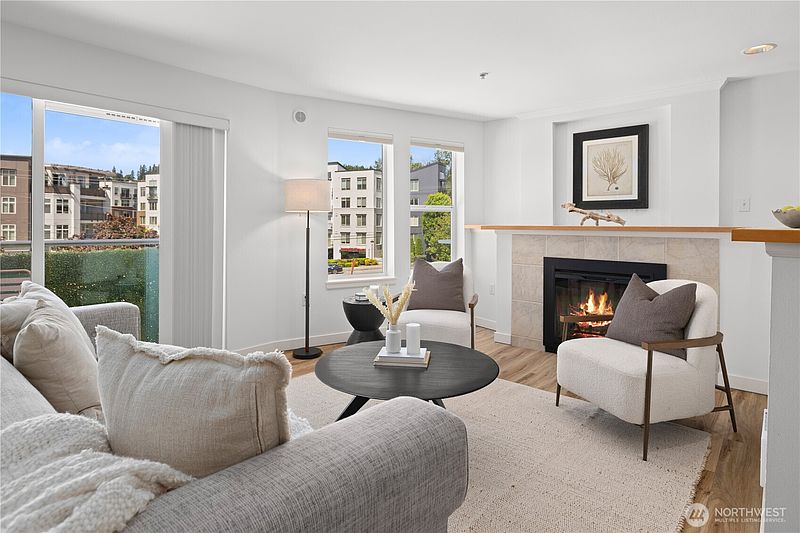 5th image of 11920 98th Avenue NE #211