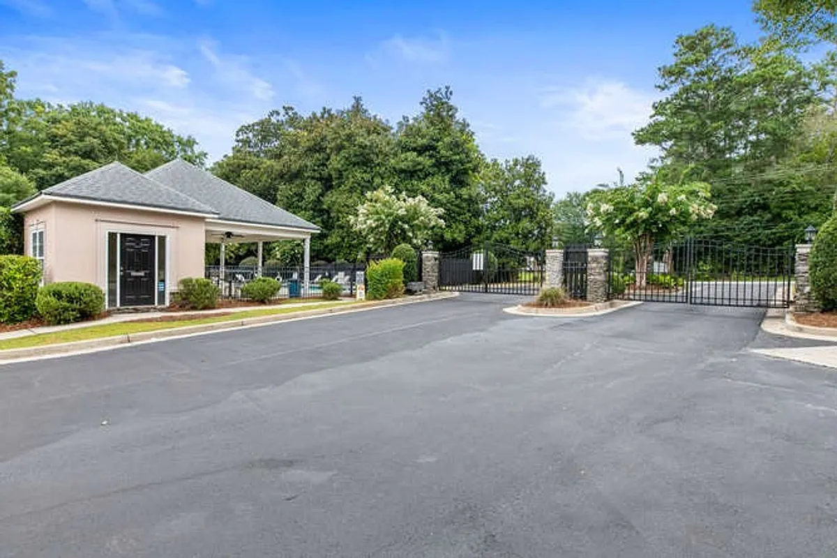 Building Photo - Millstone Townhomes