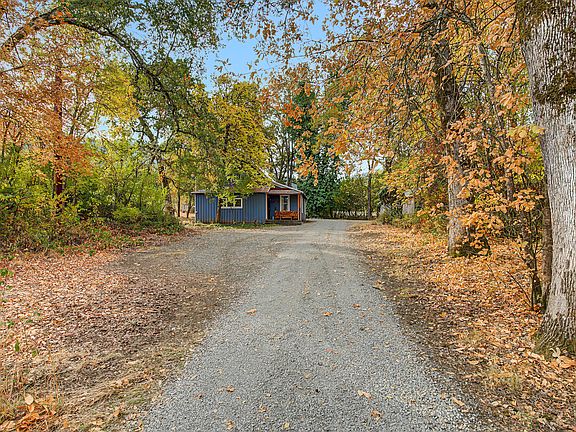 2nd image of 441 Tunnel Rd