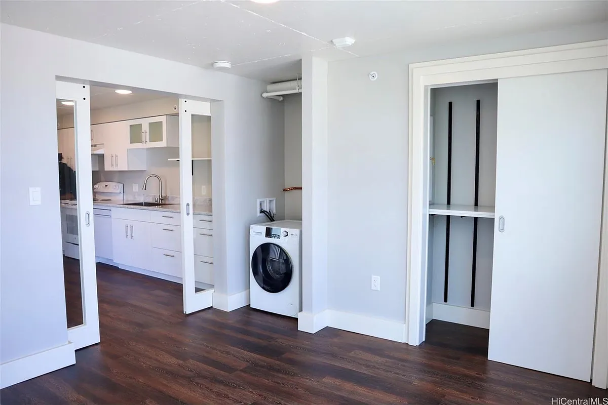 Building Photo - 803 Waimanu St #616