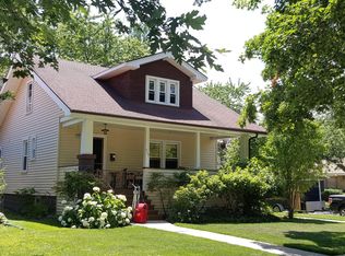 929 Garden St, Park Ridge, IL 60068