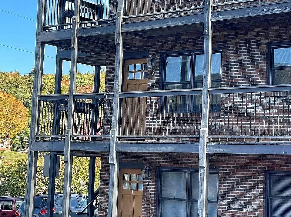 140 Faculty St #5