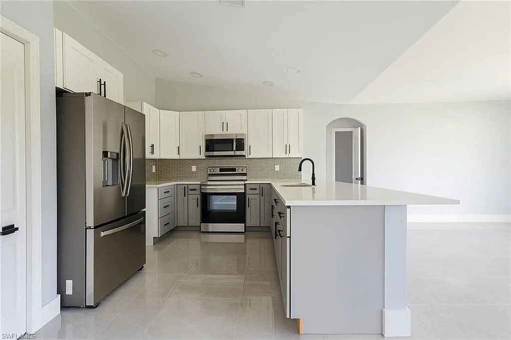 3 bed, 1639 sqft, $1,950 — Photo 2