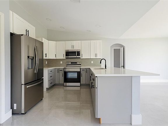 2nd image of 116 Ridgemont Dr